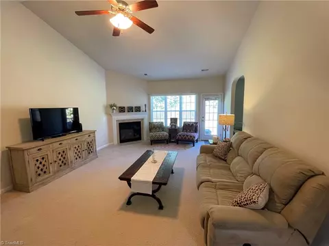 216 Pilot Bluff Dr, King, NC 27021 photo 2