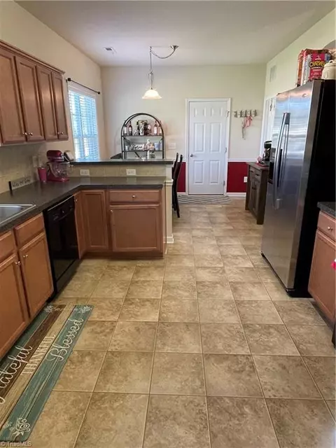 216 Pilot Bluff Dr, King, NC 27021 photo 5
