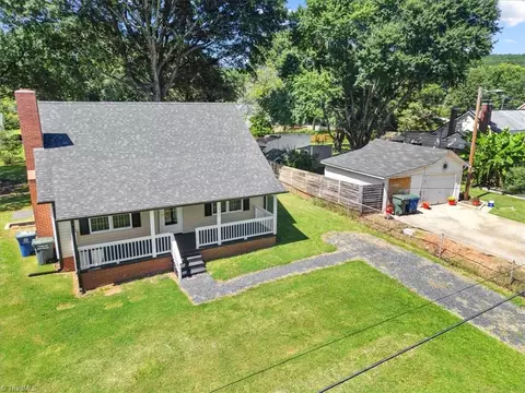300 8th Ave, Mayodan, NC 27027
