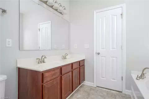 2471 Ingleside Dr, High Point, NC 27265 photo 14