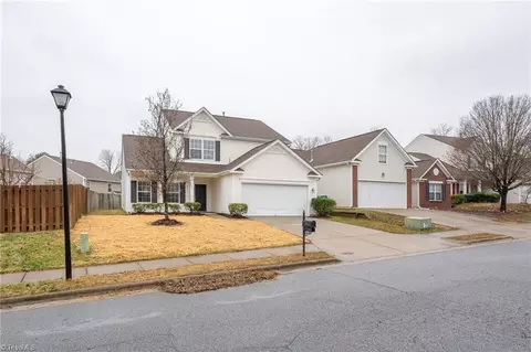 2471 Ingleside Dr, High Point, NC 27265