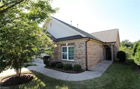 665 Piedmont Crossing Dr, High Point, NC 27265