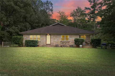 7876 Holly Grove Rd E, Thomasville, NC 27360
