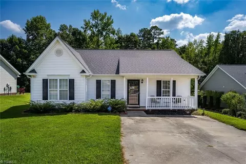 3858 Eagle Glen Rd, High Point, NC 27265