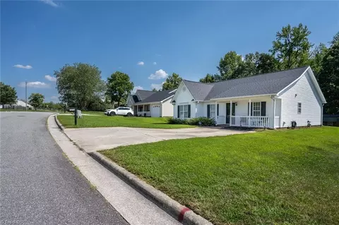 3858 Eagle Glen Rd, High Point, NC 27265 photo 18
