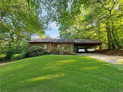 178 Hickory Hollow Rd, North Wilkesboro, NC 28659