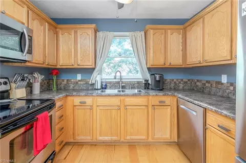 232 Winfield Dr, King, NC 27021 photo 10