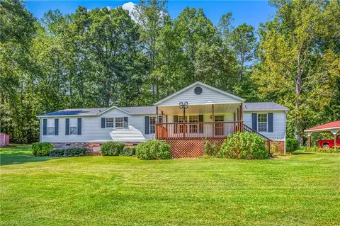 124 Ellis Mayes Trl, Pilot Mountain, NC 27041