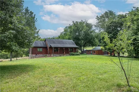 512 Vass Mill Rd, Laurel Fork, VA 24352