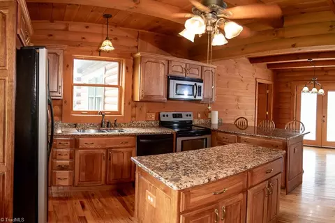 512 Vass Mill Rd, Laurel Fork, VA 24352 photo 15