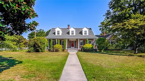 809 Oakview Rd, High Point, NC 27265 photo 2