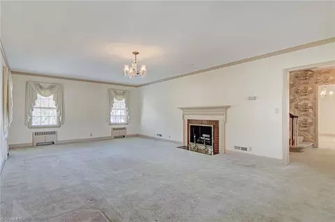 809 Oakview Rd, High Point, NC 27265 photo 5