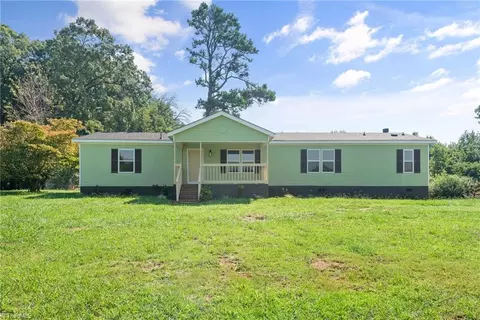 4934 Branson Davis Rd, Sophia, NC 27350