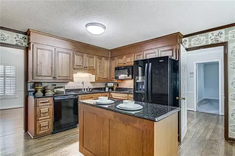 603 Burning Tree Cir, High Point, NC 27265 photo 9
