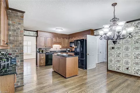 603 Burning Tree Cir, High Point, NC 27265 photo 13