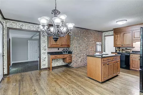 603 Burning Tree Cir, High Point, NC 27265 photo 12