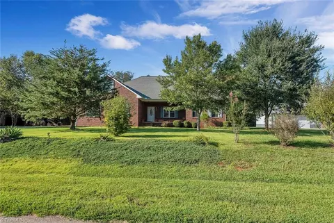 173 Hazelwood Dr S, Mocksville, NC 27028