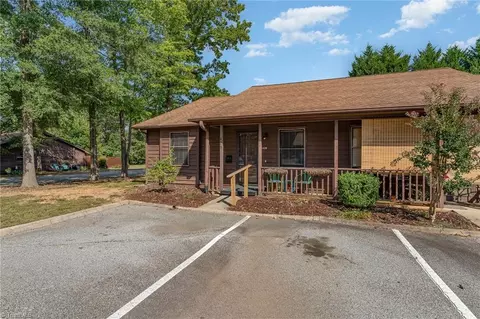 429 James Ct, High Point, NC 27265