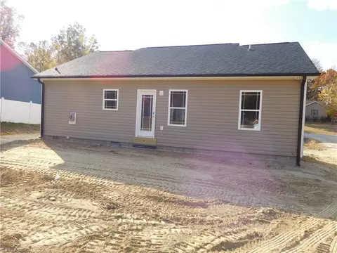 627 Cable St, Thomasville, NC 27360 photo 21