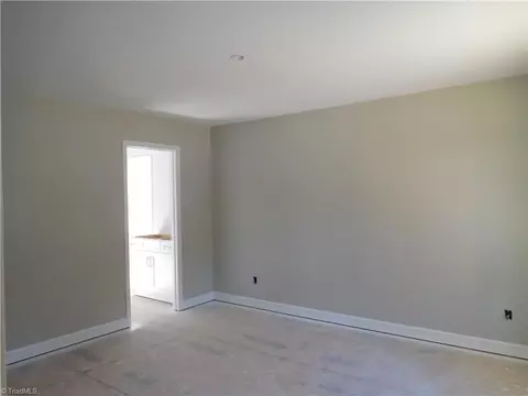 627 Cable St, Thomasville, NC 27360 photo 14