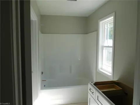 627 Cable St, Thomasville, NC 27360 photo 15