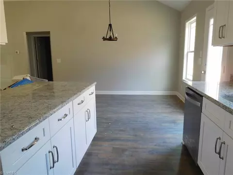 627 Cable St, Thomasville, NC 27360 photo 9