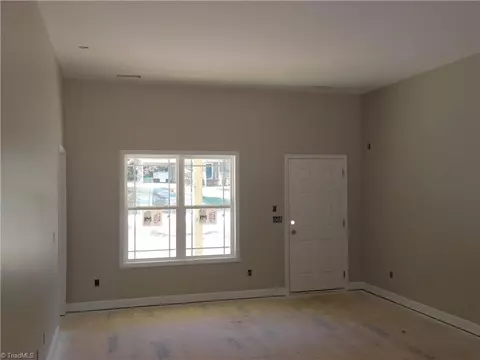 627 Cable St, Thomasville, NC 27360 photo 10