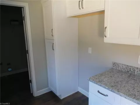 627 Cable St, Thomasville, NC 27360 photo 7