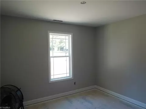 627 Cable St, Thomasville, NC 27360 photo 13