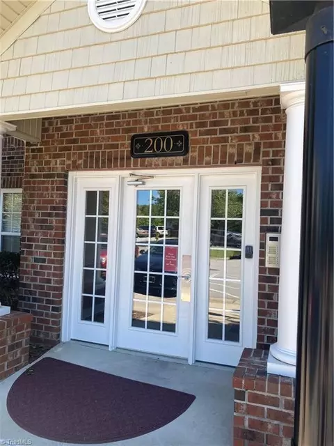 200 Lennox Dr #1A, Jamestown, NC 27282