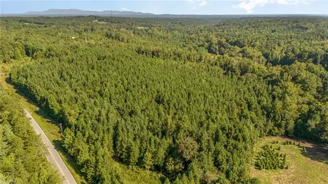 4885 Lake Woussicket Rd, Germanton, NC 27019