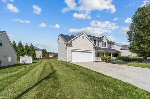 954 Laplata Dr, Kernersville, NC 27284