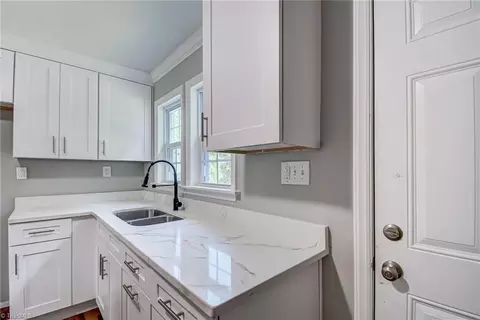106 Fraley Rd, High Point, NC 27263 photo 14