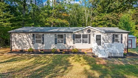 4732 Benttree Dr, Mcleansville, NC 27301
