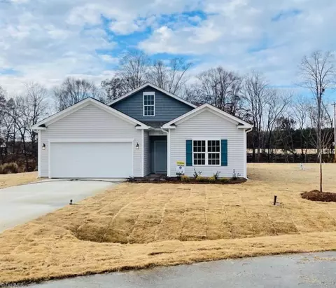 320 Altavista Dr, Clemmons, NC 27012