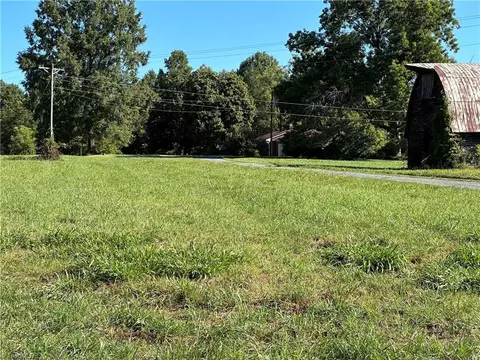 636 County Line Rd, Harmony, NC 28634 photo 17