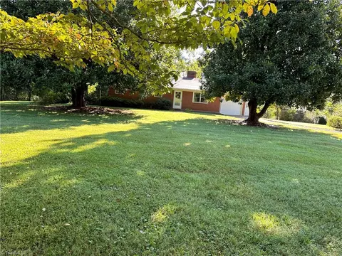 636 County Line Rd, Harmony, NC 28634 photo 11