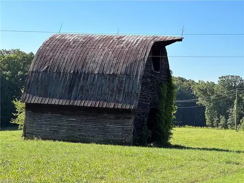 636 County Line Rd, Harmony, NC 28634 photo 14