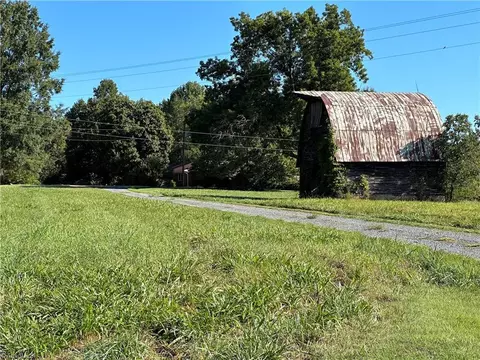 636 County Line Rd, Harmony, NC 28634 photo 16