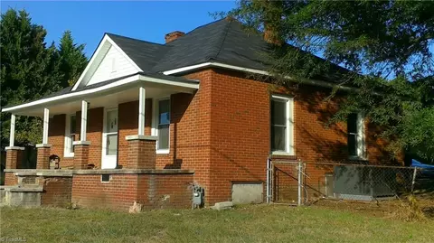 1814 Johnson St, High Point, NC 27262 photo 3