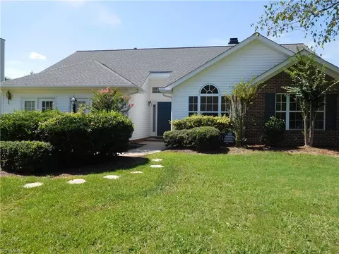 2921 Mclaurin Ct, High Point, NC 27265