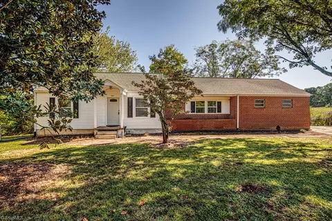 10407 Nc Highway 150, Linwood, NC 27299