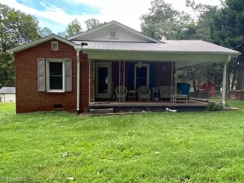 376 Garner St, Denton, NC 27239 photo 1