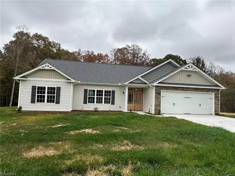 671 Jes Wes Ln, Lexington, NC 27295