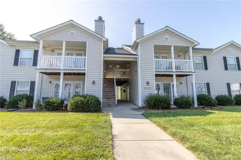 7143 Friendly Ave W #D, Greensboro, NC 27410