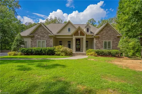 179 Egret Pt, Lexington, NC 27292