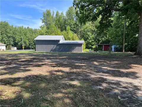 4125 Short Farm Rd, Greensboro, NC 27406