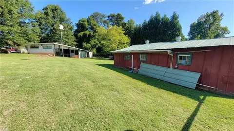 602 Roach St E, Mayodan, NC 27027 photo 6