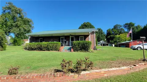 602 Roach St E, Mayodan, NC 27027 photo 9