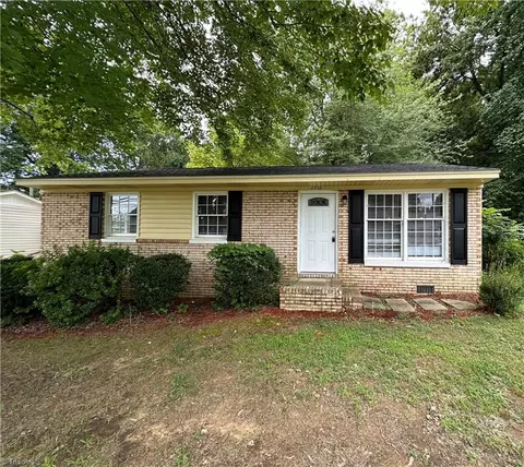 1710 Cedrow Dr, High Point, NC 27260